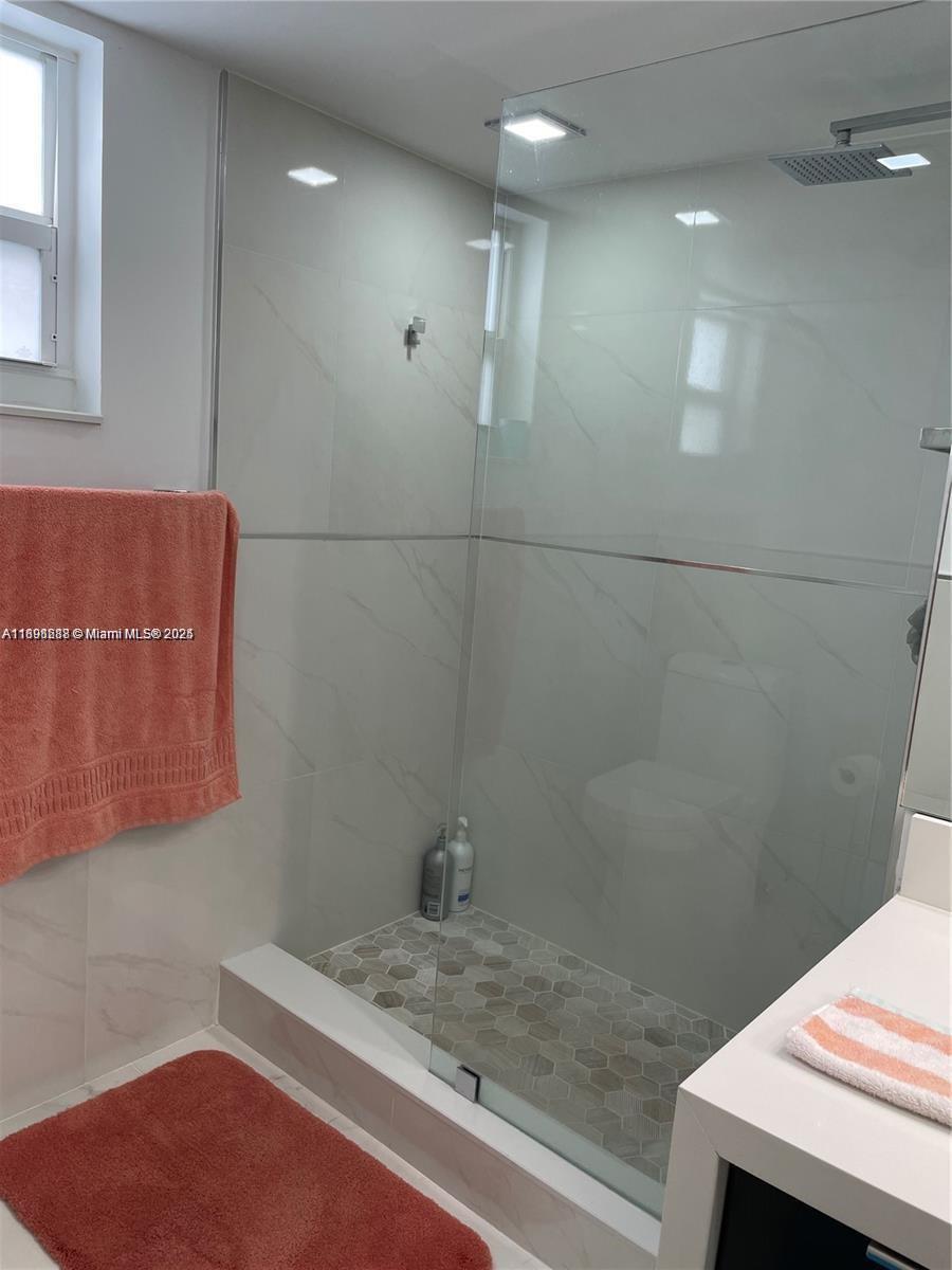 QUADOMAIN TOWER I AND IV - Residential Lease