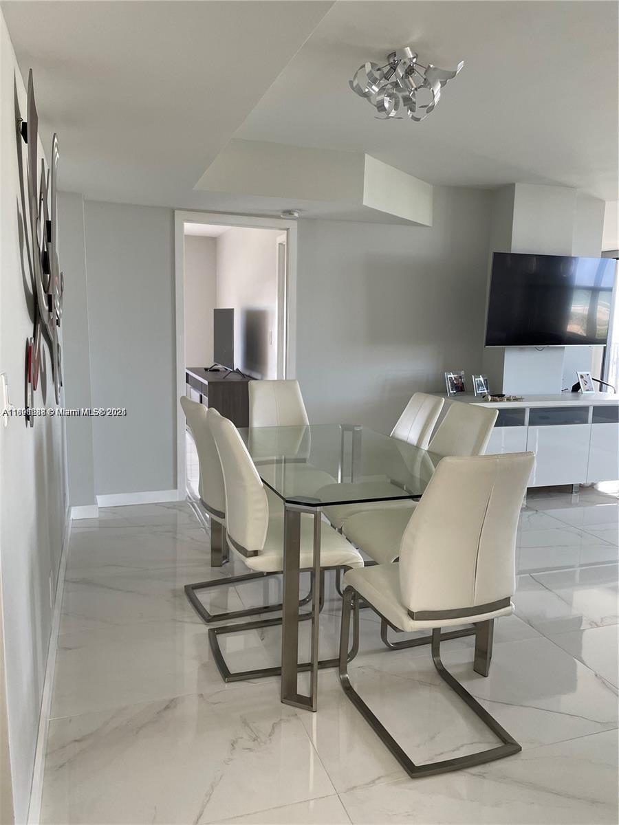 QUADOMAIN TOWER I AND IV - Residential Lease