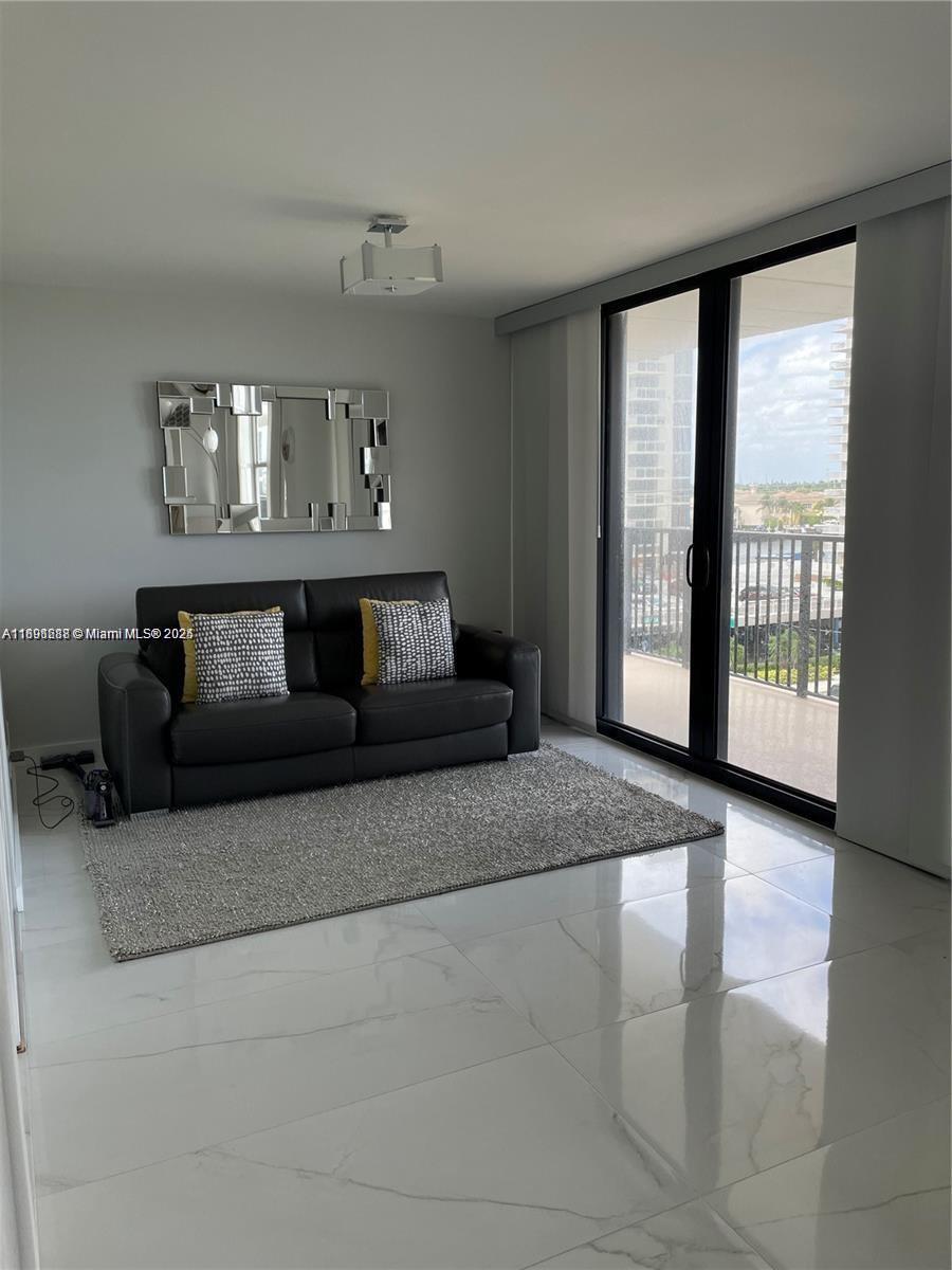 QUADOMAIN TOWER I AND IV - Residential Lease