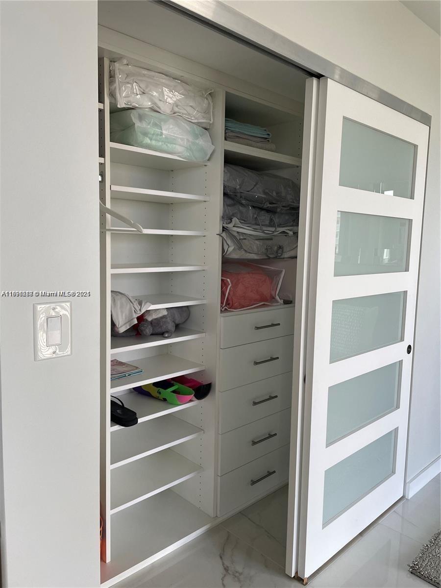 QUADOMAIN TOWER I AND IV - Residential Lease