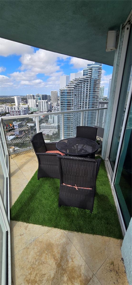 QUANTUM ON THE BAY CONDO N - Residential