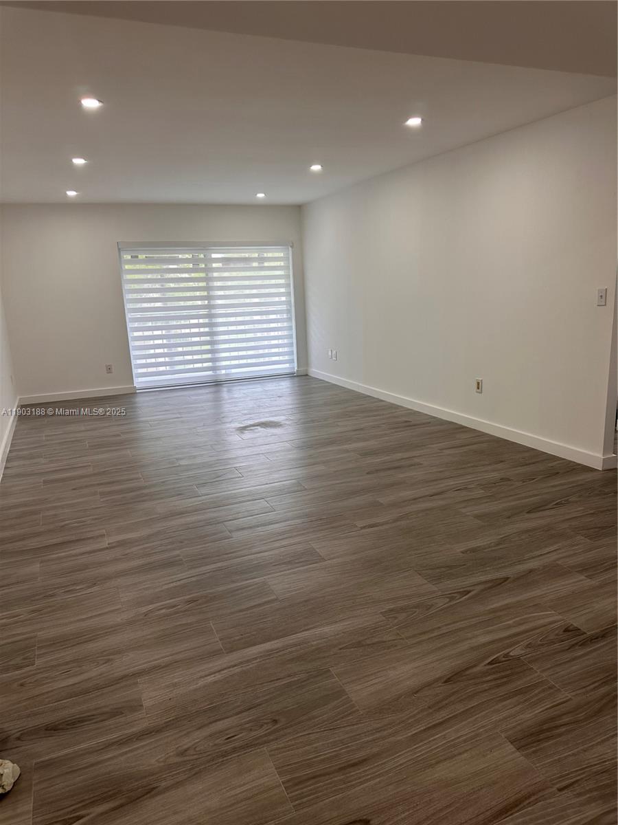 KINGS CREEK SO CONDO - Residential