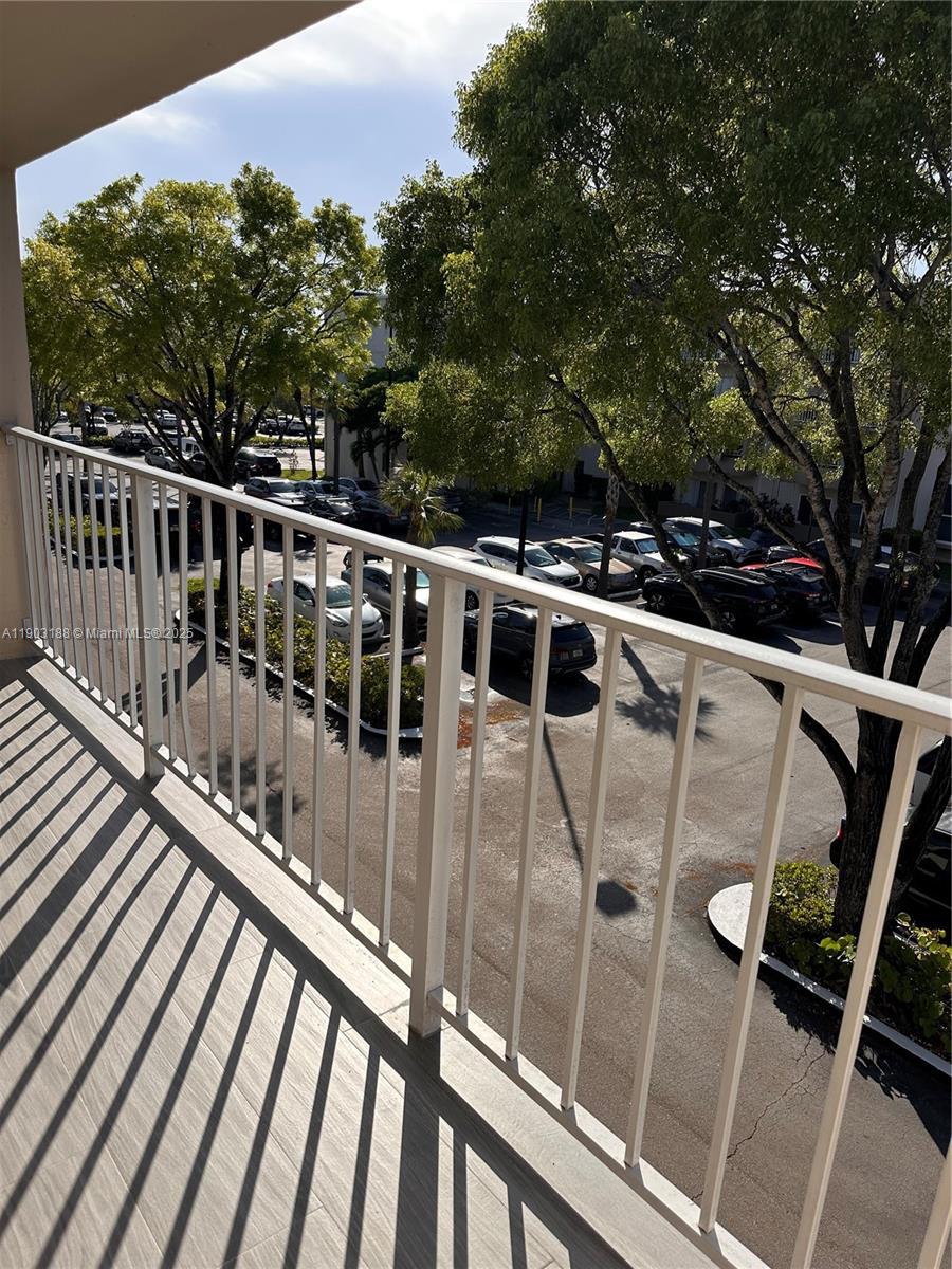 KINGS CREEK SO CONDO - Residential