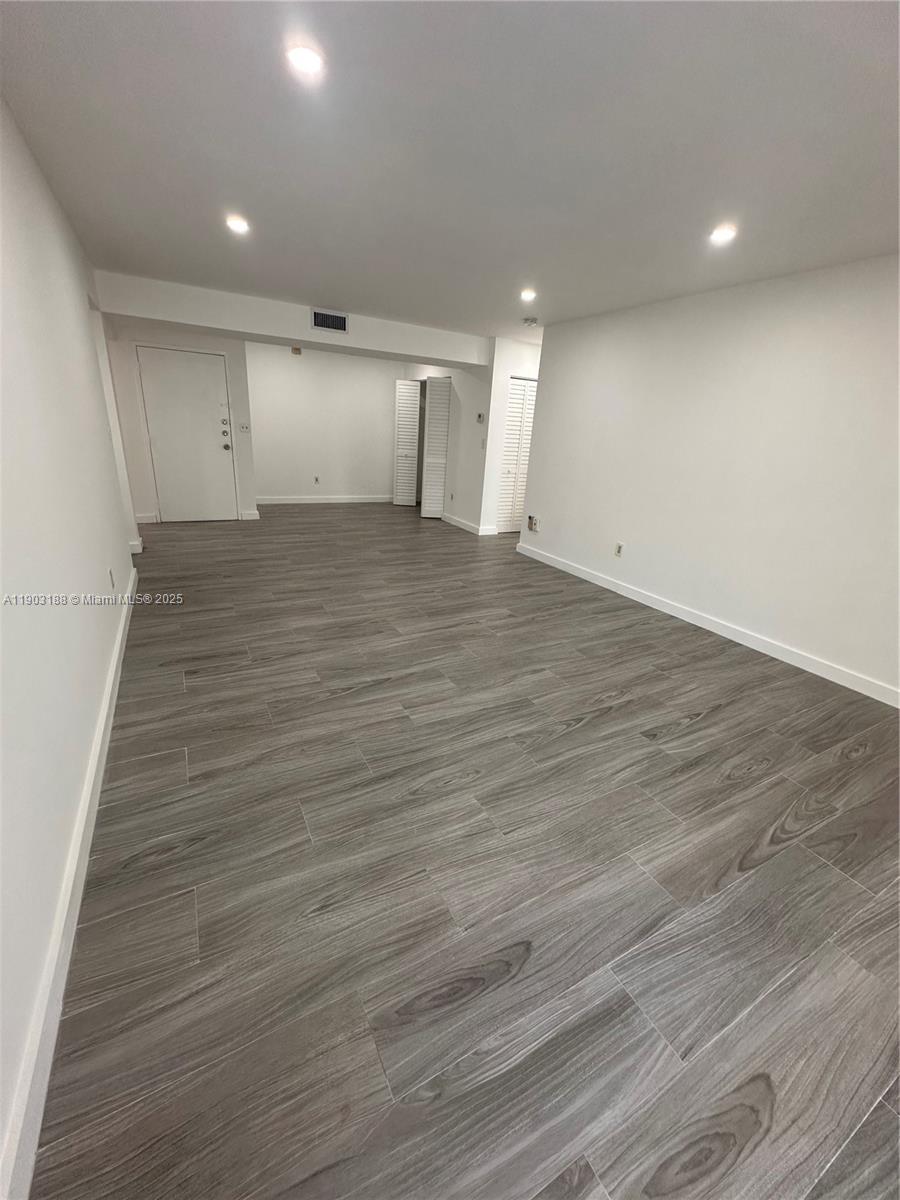 KINGS CREEK SO CONDO - Residential