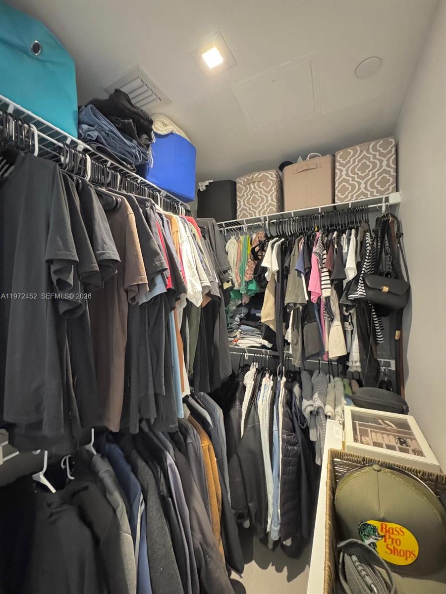 CANVAS CONDO - Residential