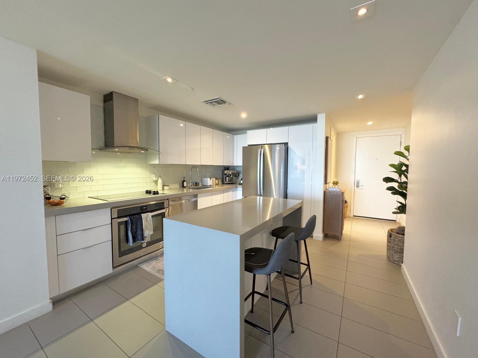 CANVAS CONDO - Residential