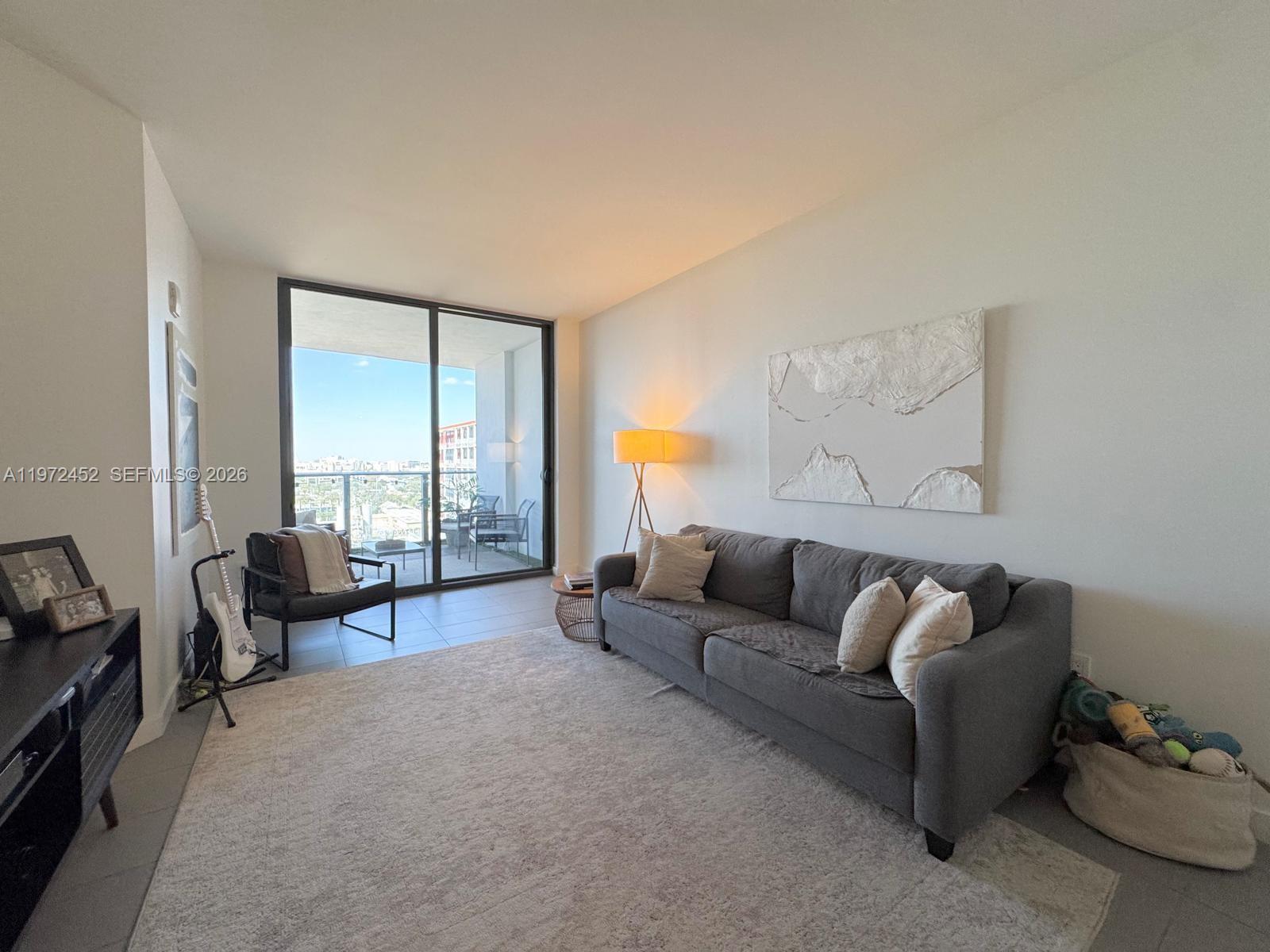 CANVAS CONDO - Residential