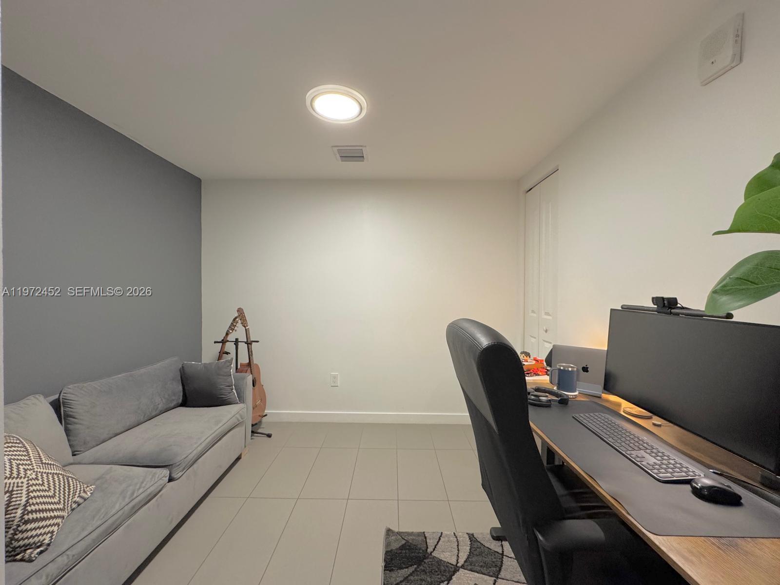 CANVAS CONDO - Residential