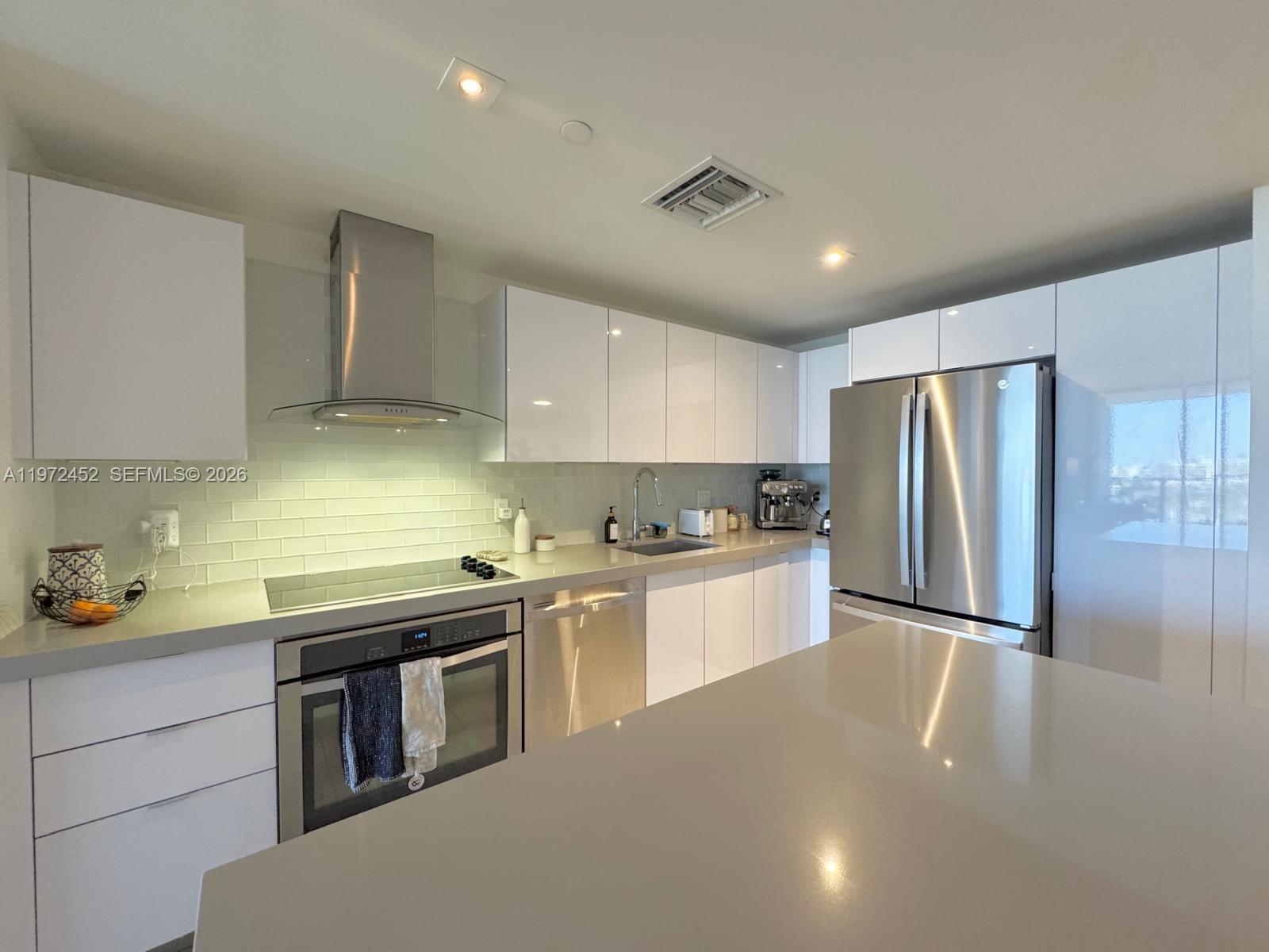 CANVAS CONDO - Residential