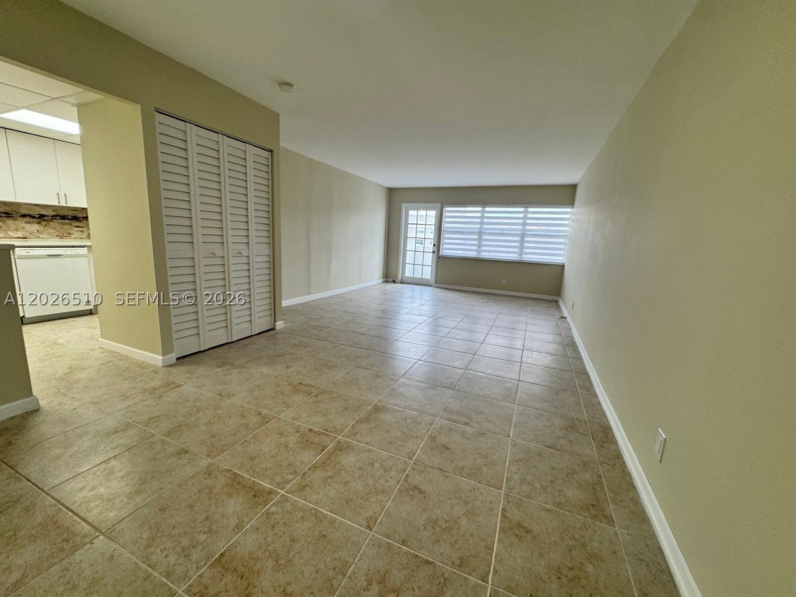401 Golden Isles Dr 614