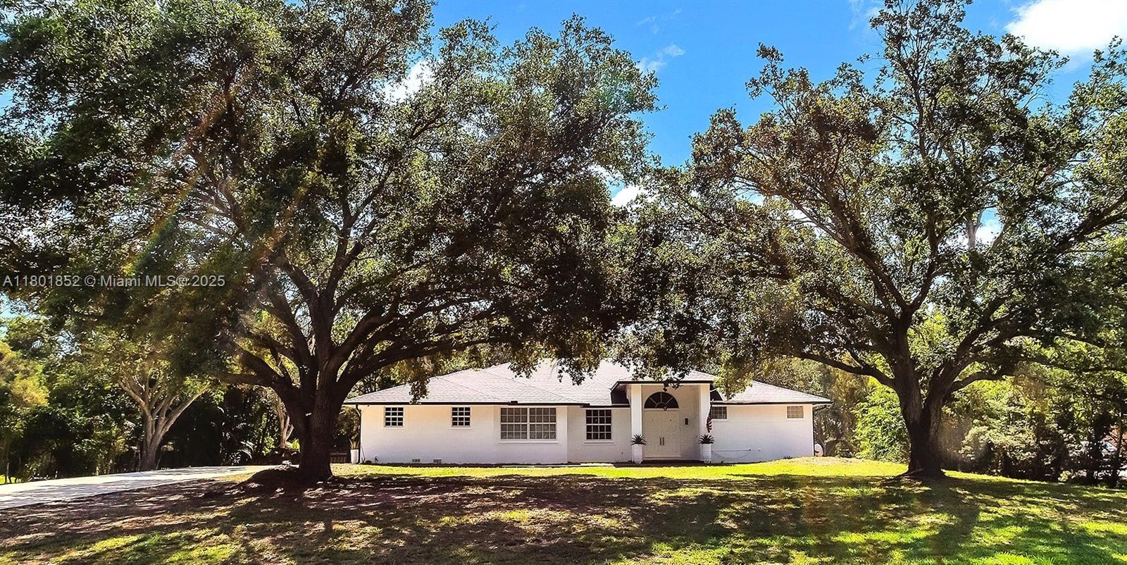 5530 SW 195th Ter