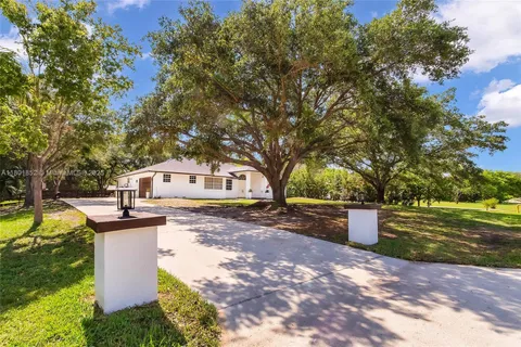 5530 SW 195th Ter, Southwest Ranches, FL 33332 - MLS#: A11801852
