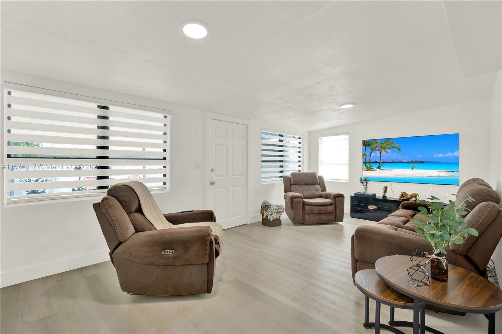 BIRD ROAD HIGHLANDS - Residential