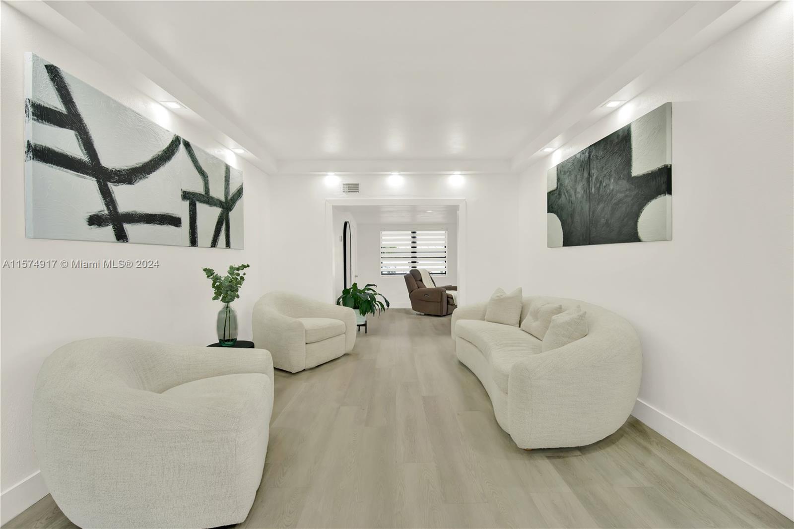 BIRD ROAD HIGHLANDS - Residential