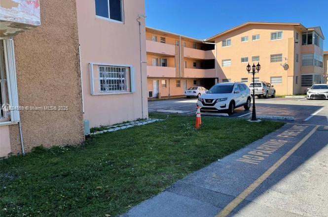 Rental Property at 120 Royal Palm Rd 215, Hialeah Gardens, Miami-Dade County, Florida - Bedrooms: 2 
Bathrooms: 2  - $1,900 MO.