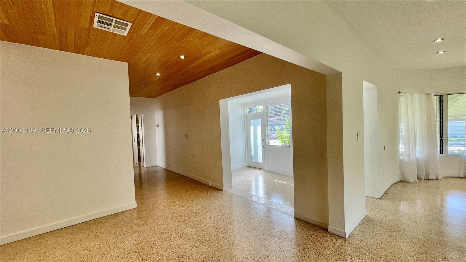 ALTOS DEL MAR NO 5 - Residential Lease