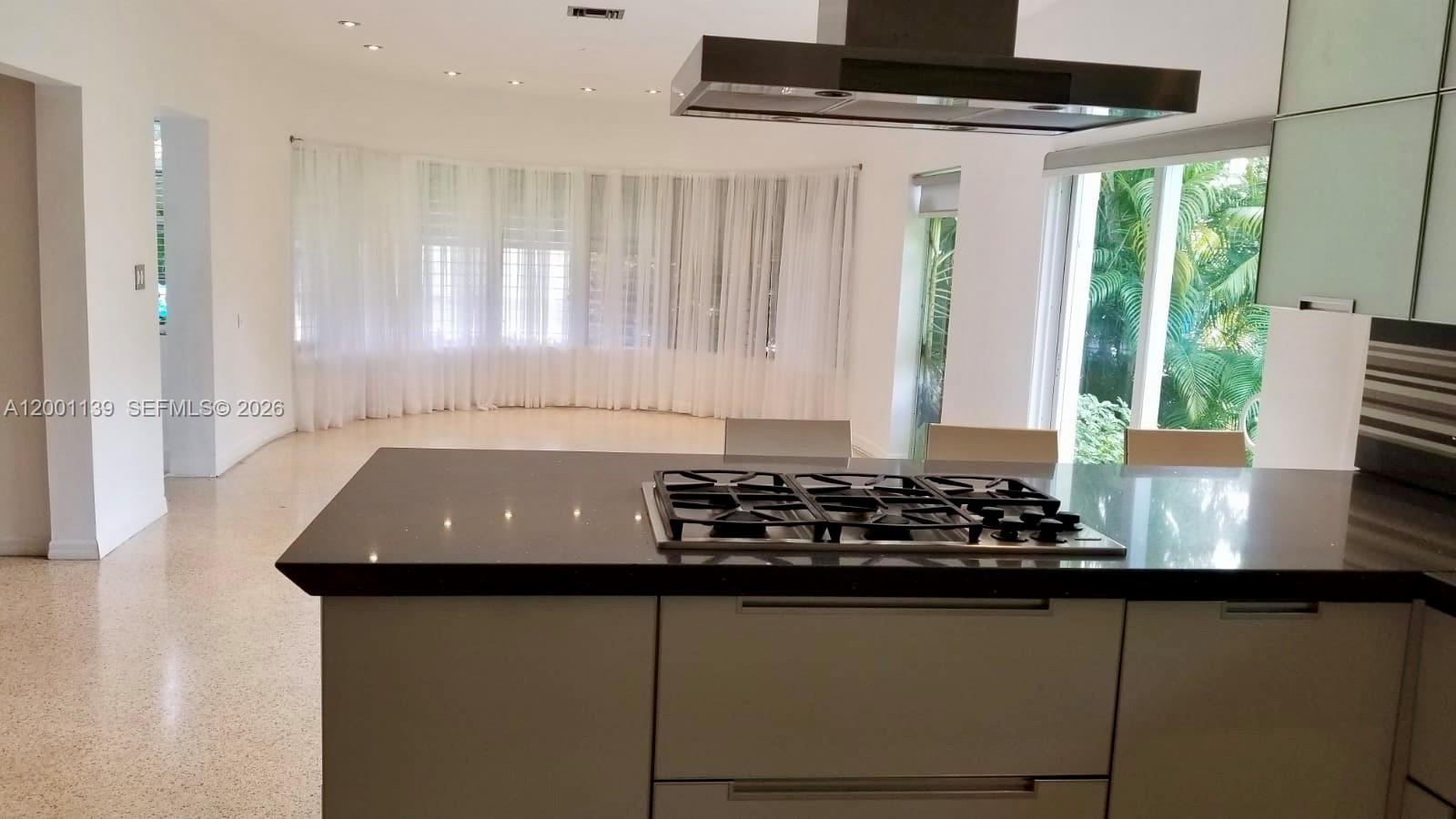 ALTOS DEL MAR NO 5 - Residential Lease