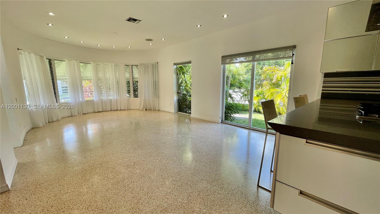 ALTOS DEL MAR NO 5 - Residential Lease