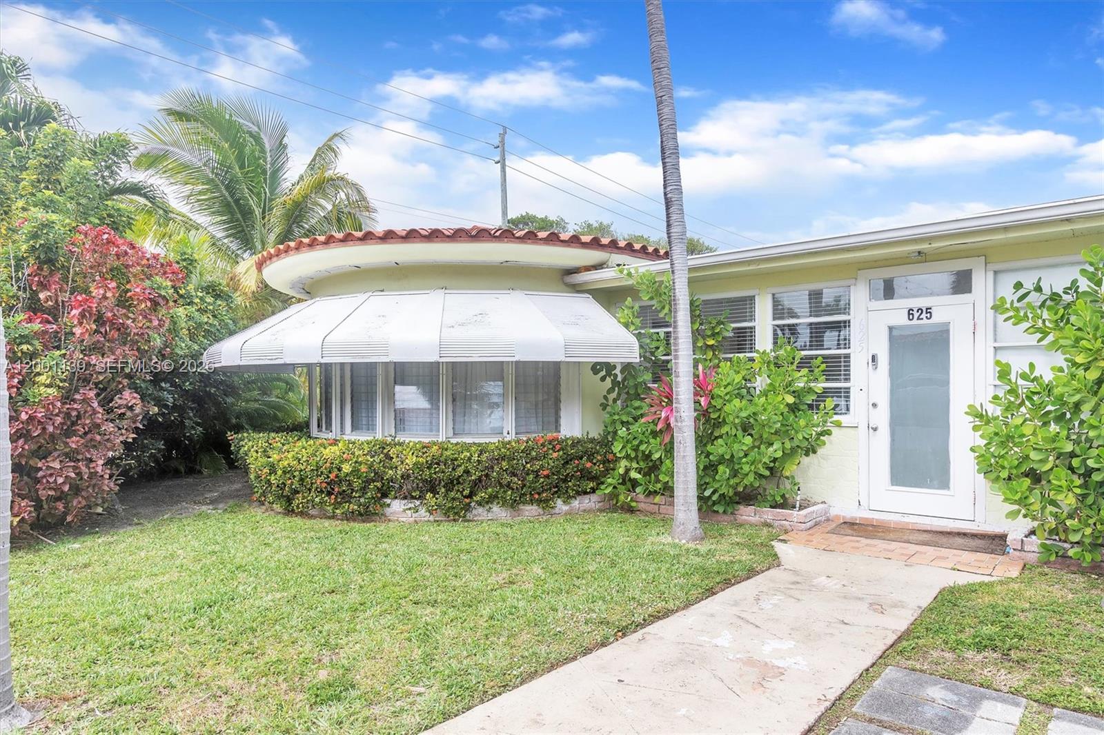 ALTOS DEL MAR NO 5 - Residential Lease