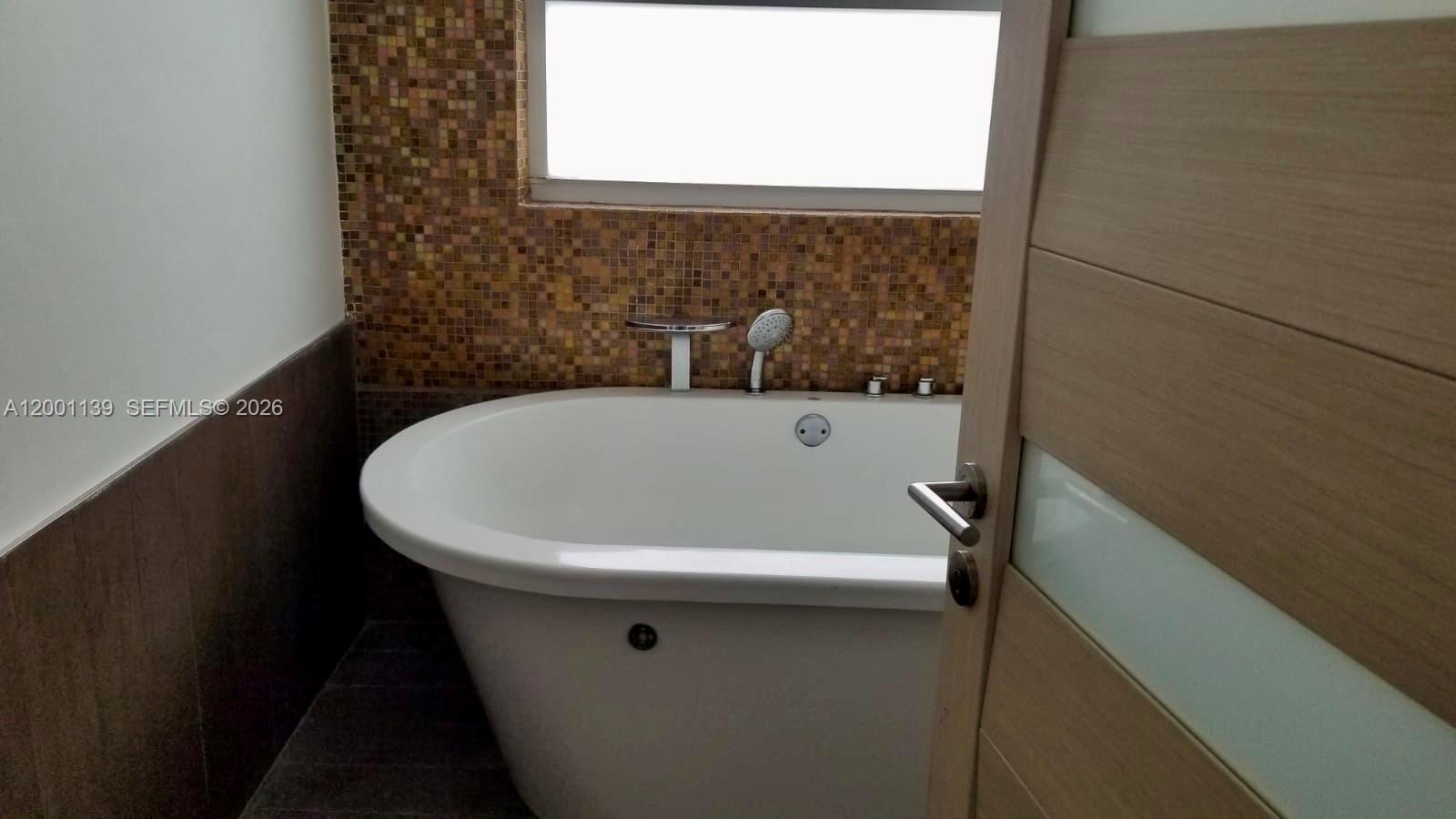 ALTOS DEL MAR NO 5 - Residential Lease