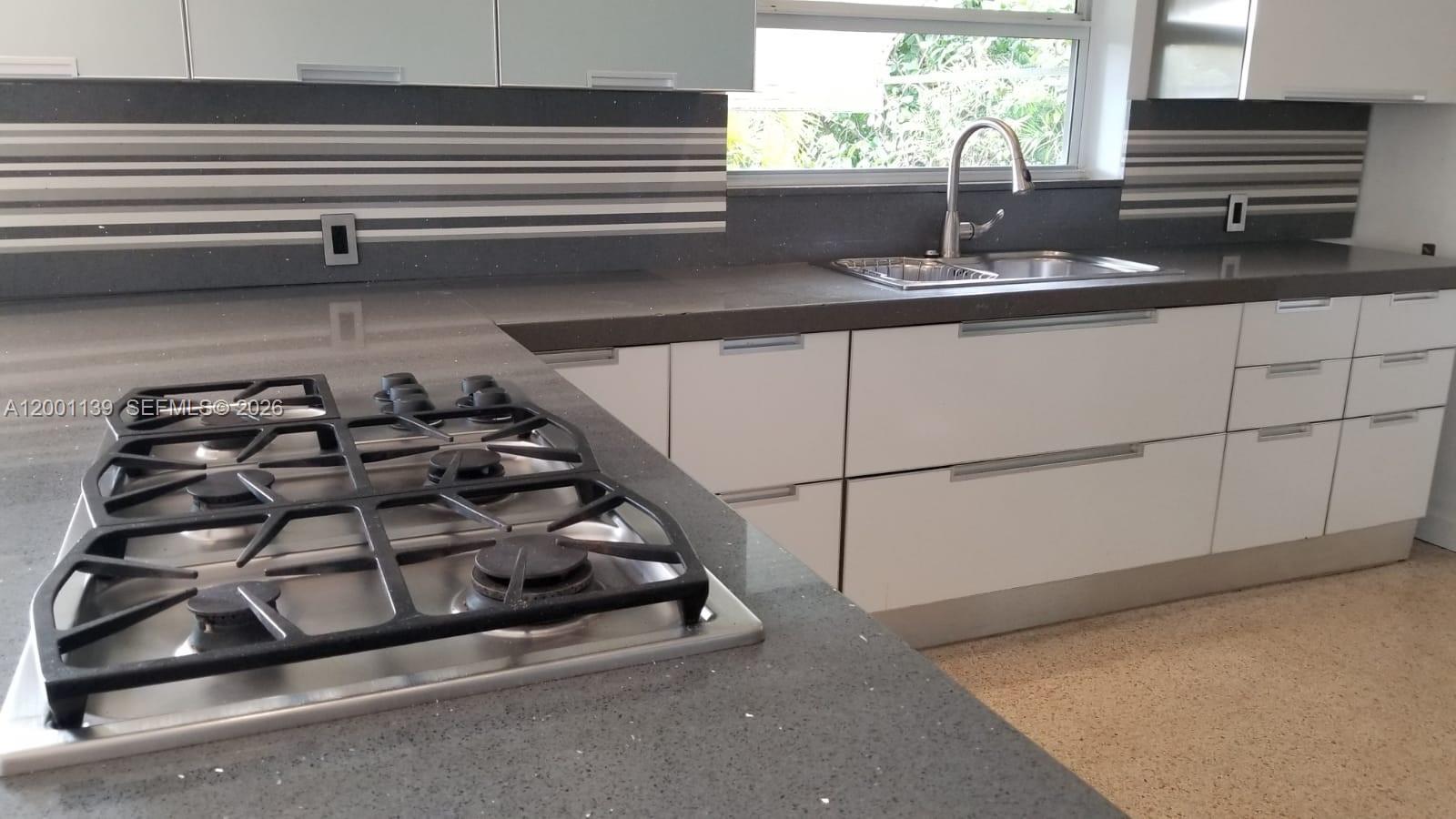 ALTOS DEL MAR NO 5 - Residential Lease