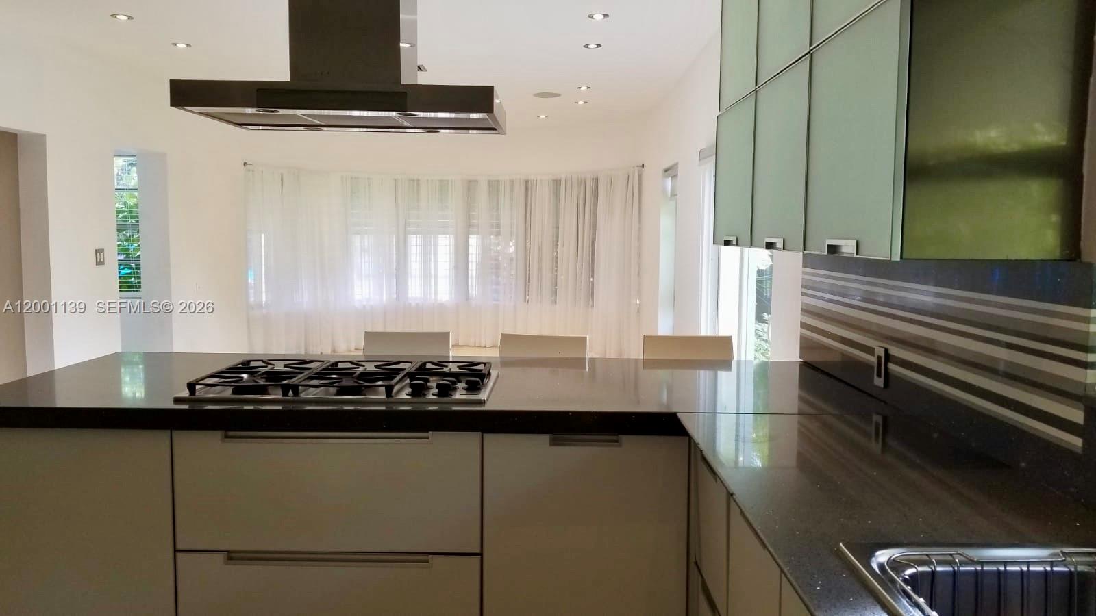 ALTOS DEL MAR NO 5 - Residential Lease