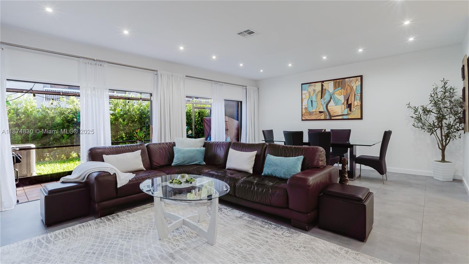 LA MIRAGE OF HARBOR VILG - Residential