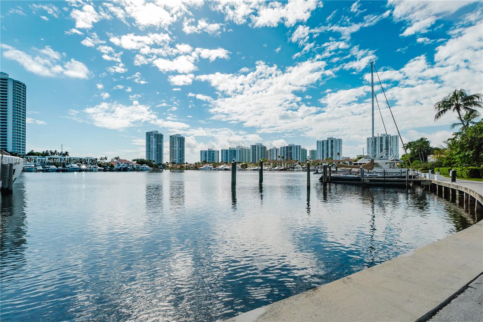 LA MIRAGE OF HARBOR VILG - Residential