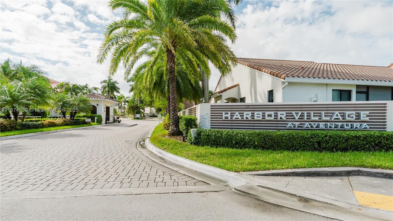 LA MIRAGE OF HARBOR VILG - Residential