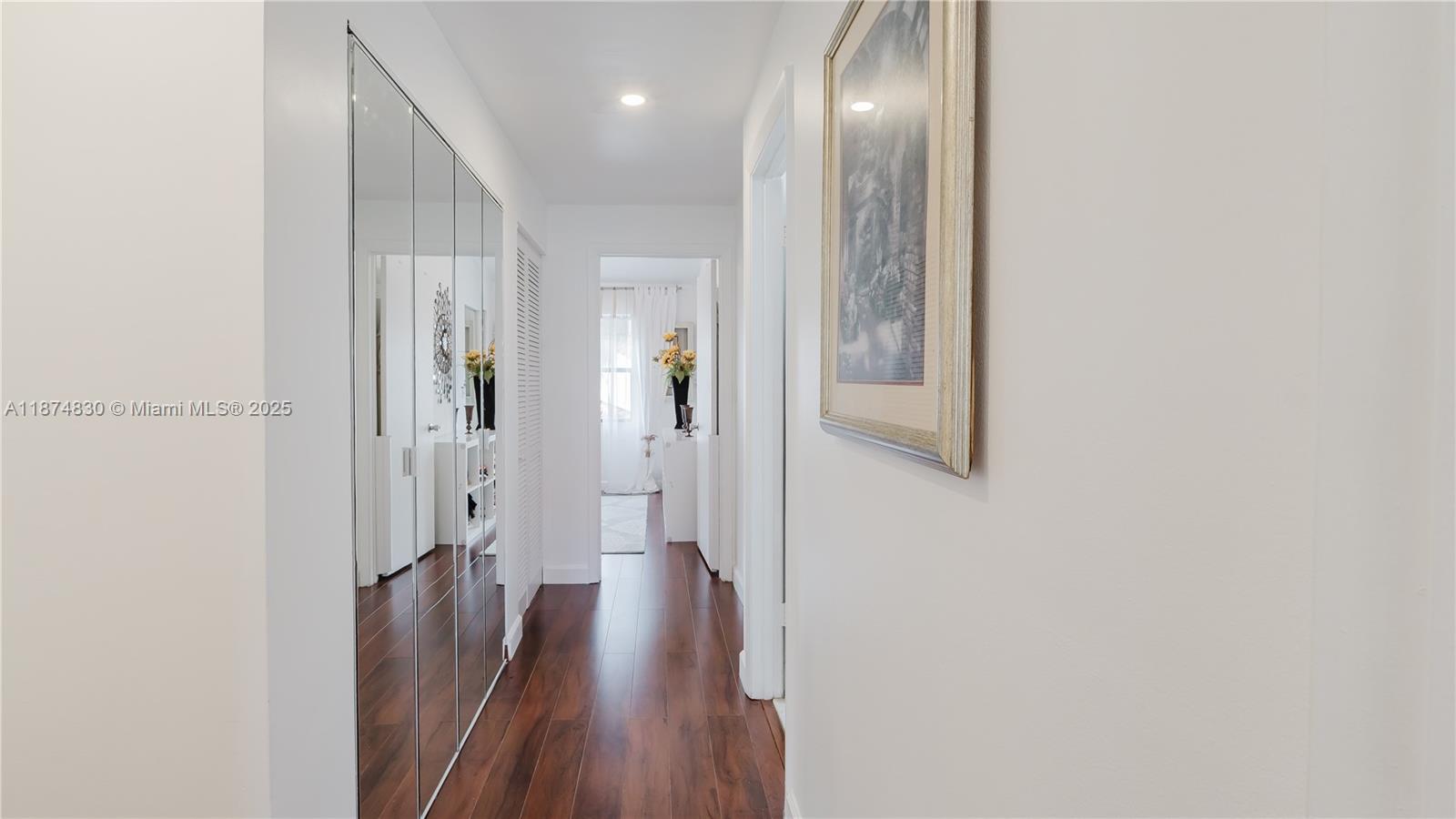 LA MIRAGE OF HARBOR VILG - Residential
