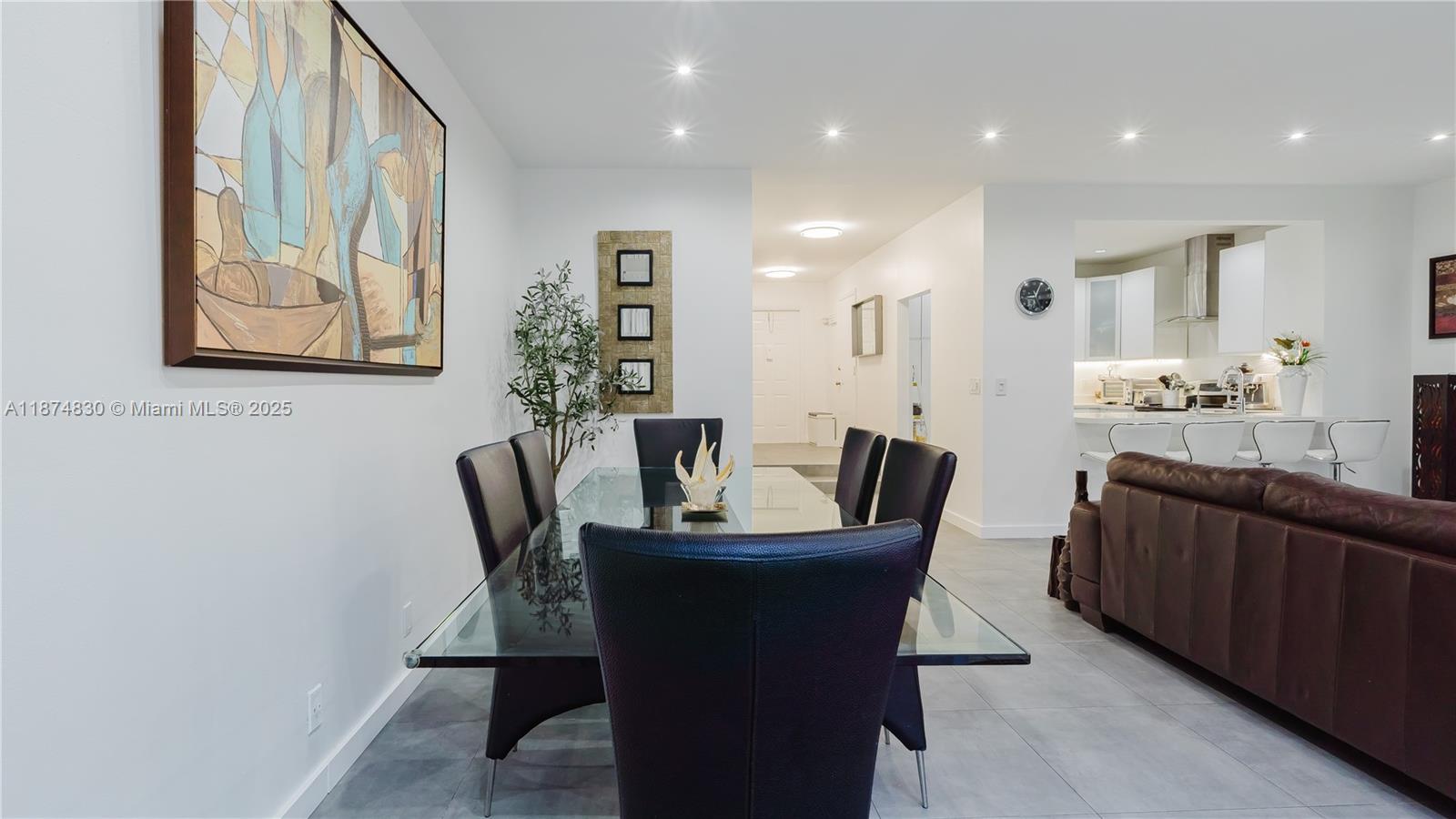 LA MIRAGE OF HARBOR VILG - Residential