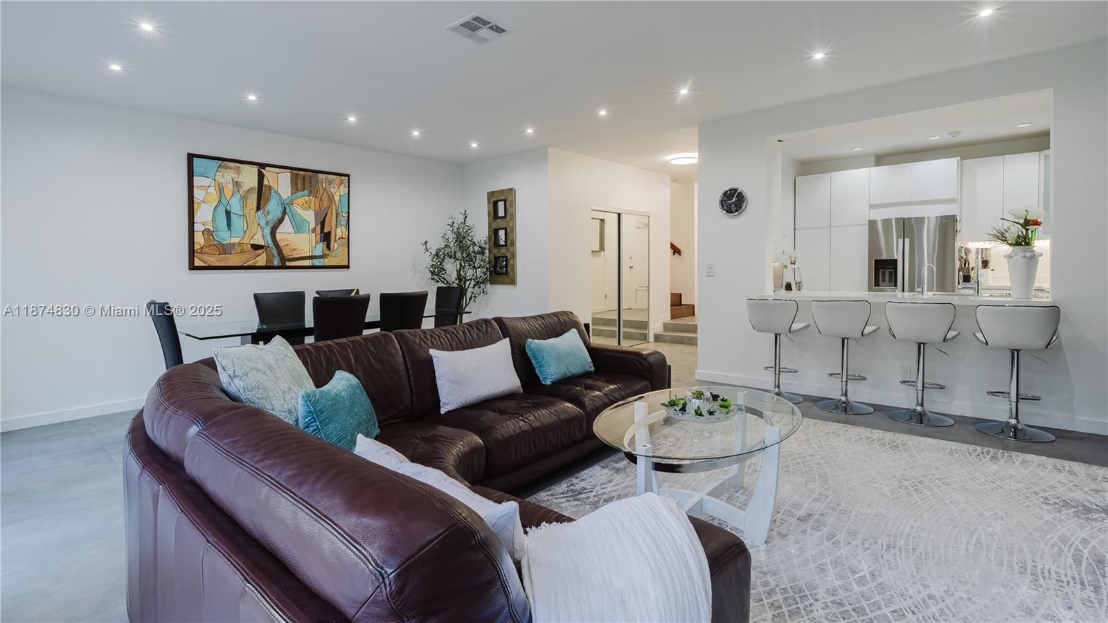 LA MIRAGE OF HARBOR VILG - Residential