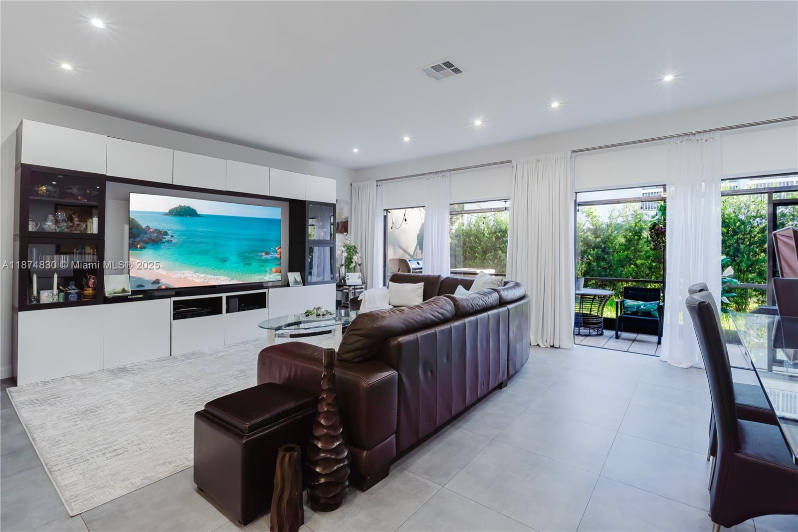 LA MIRAGE OF HARBOR VILG - Residential