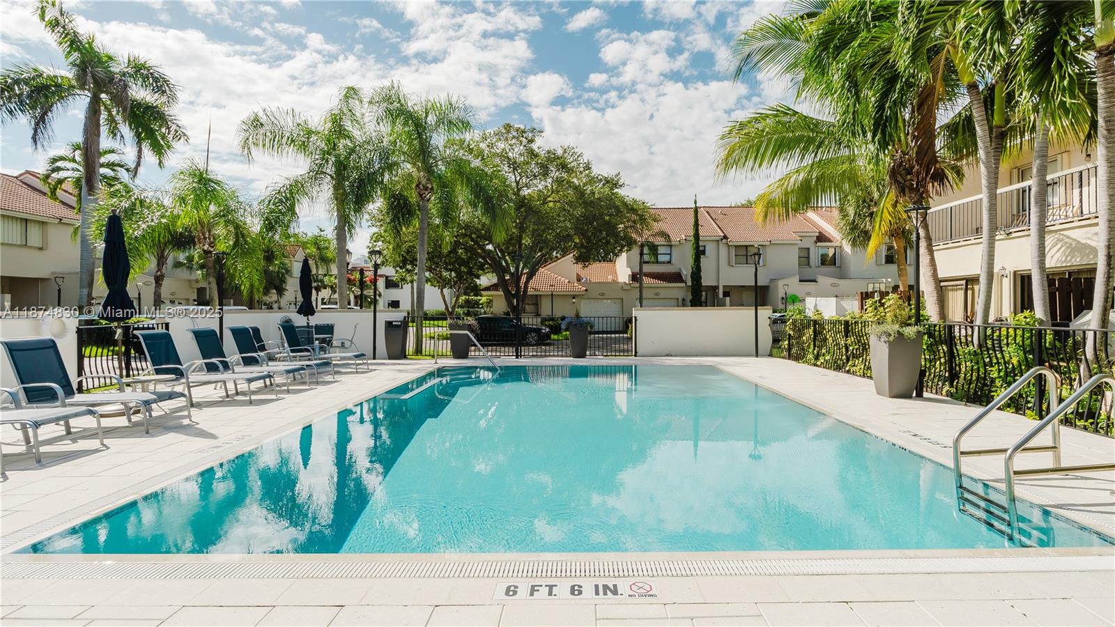 LA MIRAGE OF HARBOR VILG - Residential