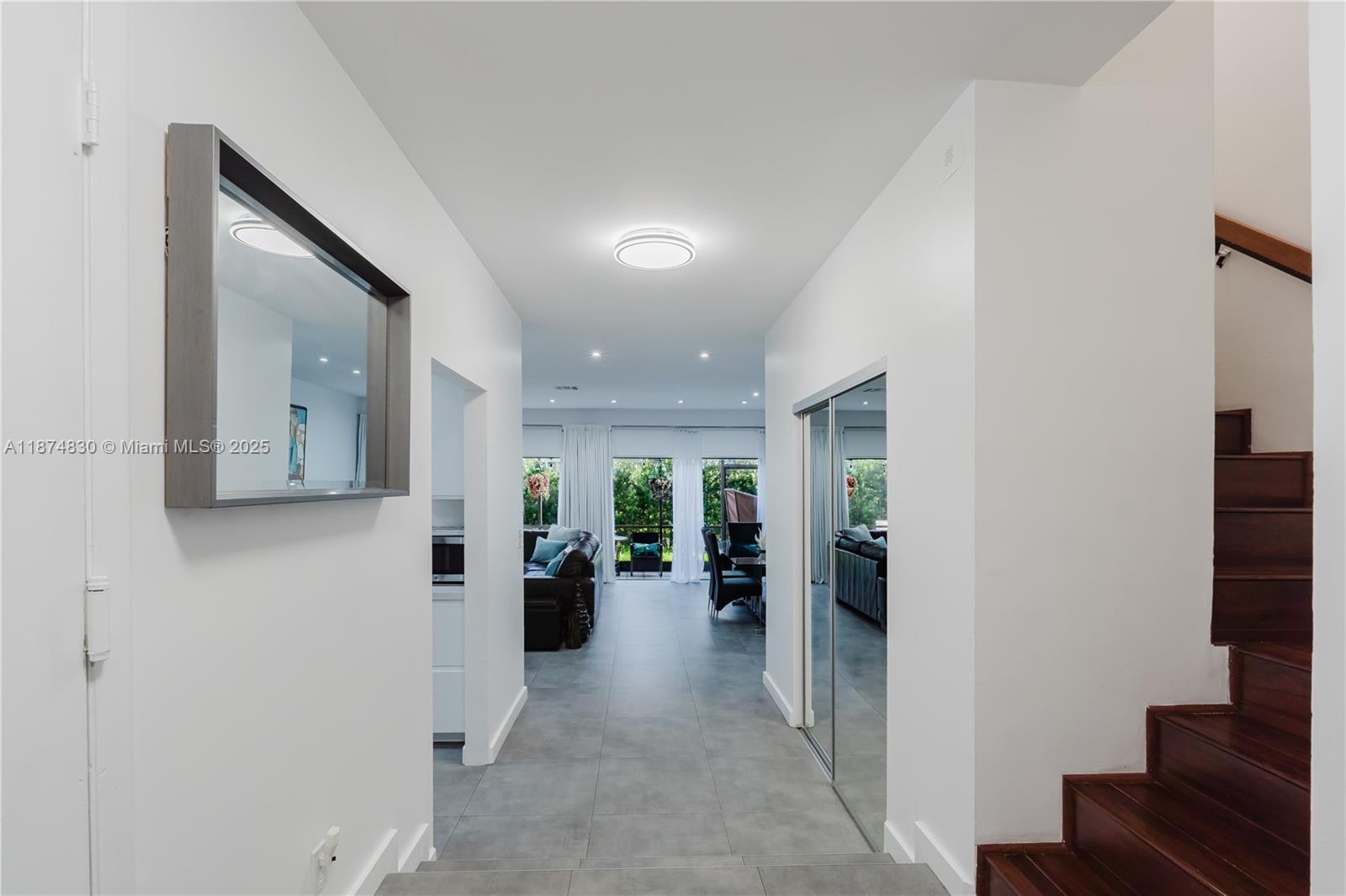 LA MIRAGE OF HARBOR VILG - Residential
