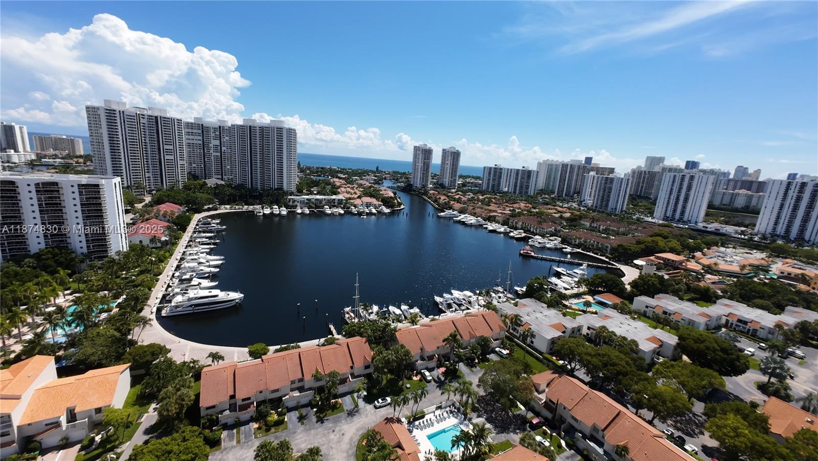 LA MIRAGE OF HARBOR VILG - Residential