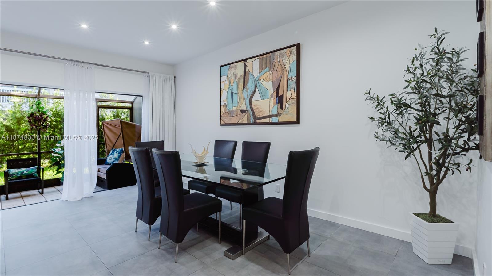 LA MIRAGE OF HARBOR VILG - Residential