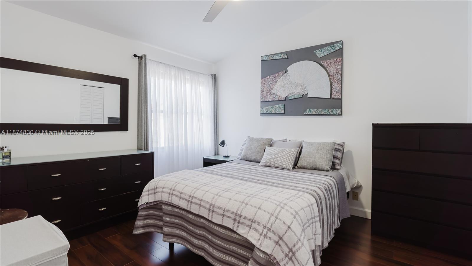 LA MIRAGE OF HARBOR VILG - Residential