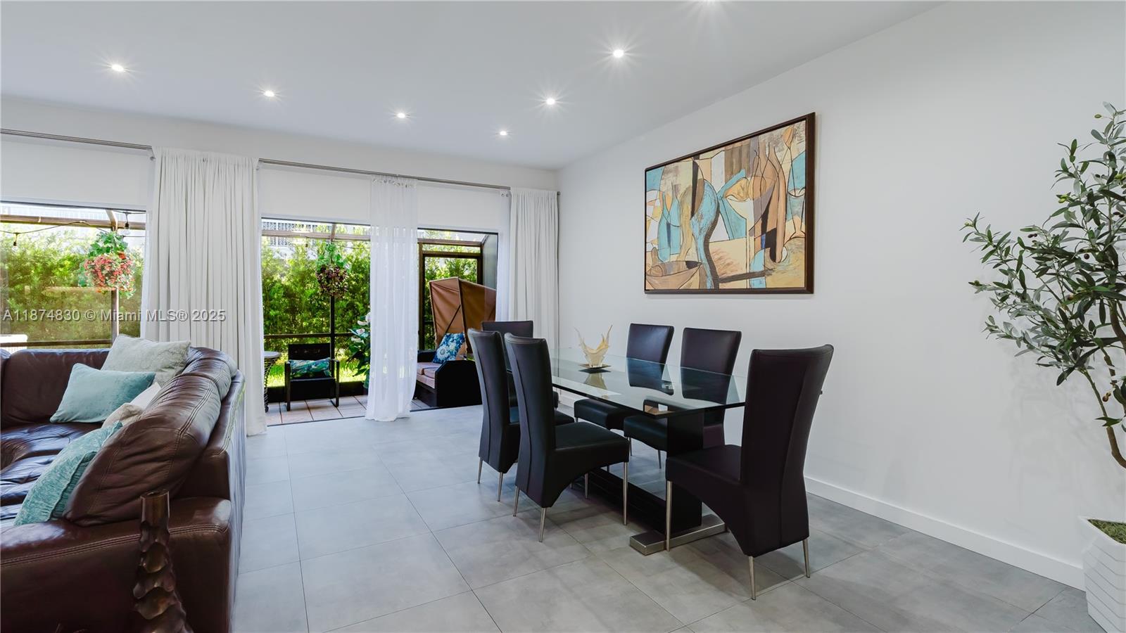 LA MIRAGE OF HARBOR VILG - Residential