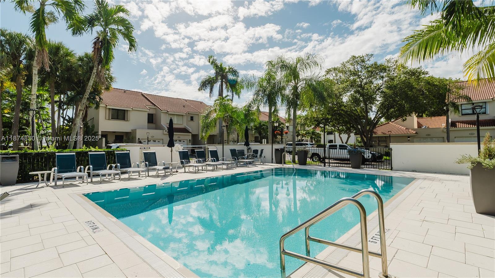 LA MIRAGE OF HARBOR VILG - Residential