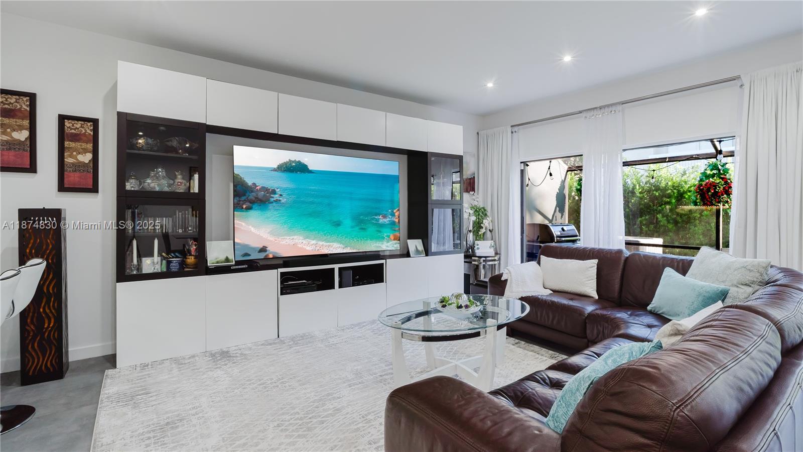 LA MIRAGE OF HARBOR VILG - Residential