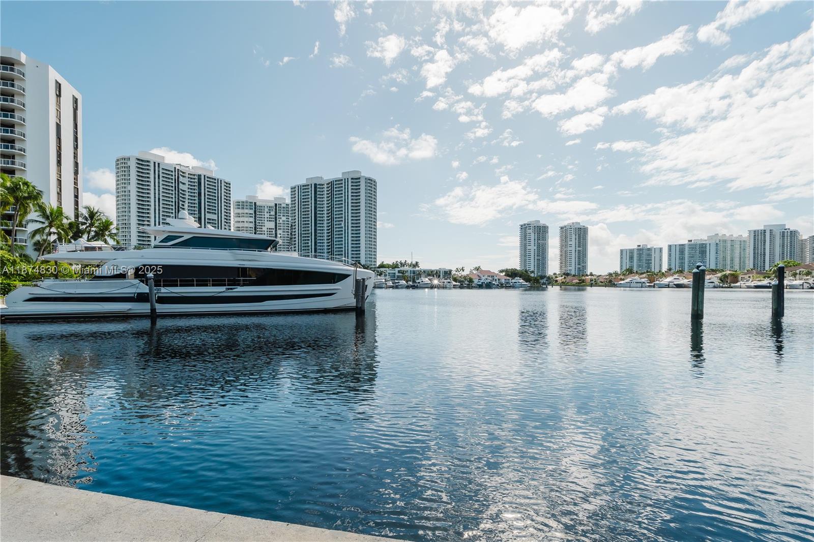 LA MIRAGE OF HARBOR VILG - Residential