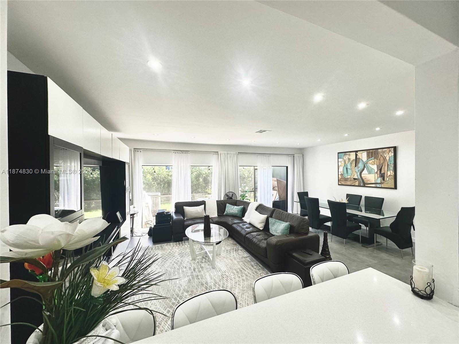 LA MIRAGE OF HARBOR VILG - Residential