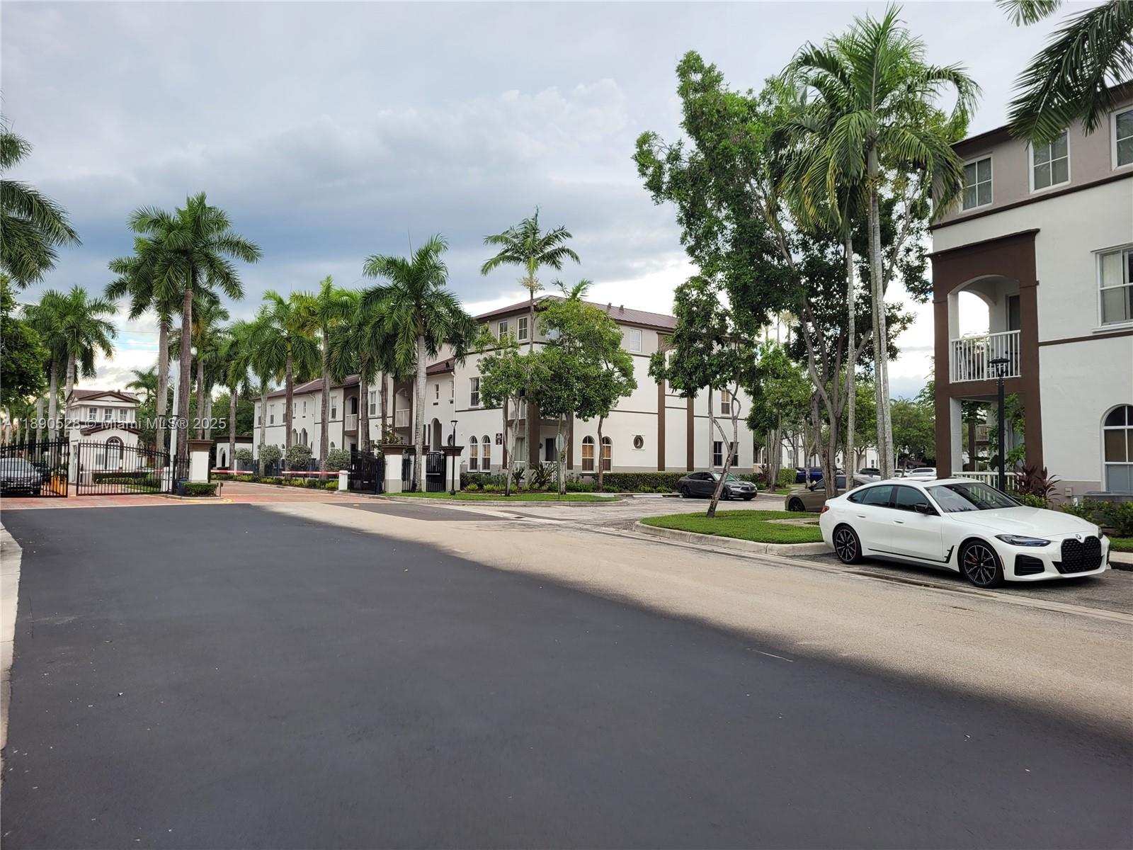 COURTYARDS TWO CONDO - Residential
