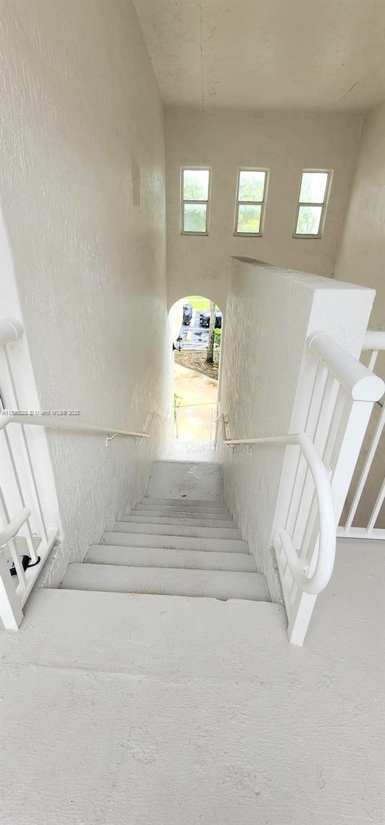 COURTYARDS TWO CONDO - Residential