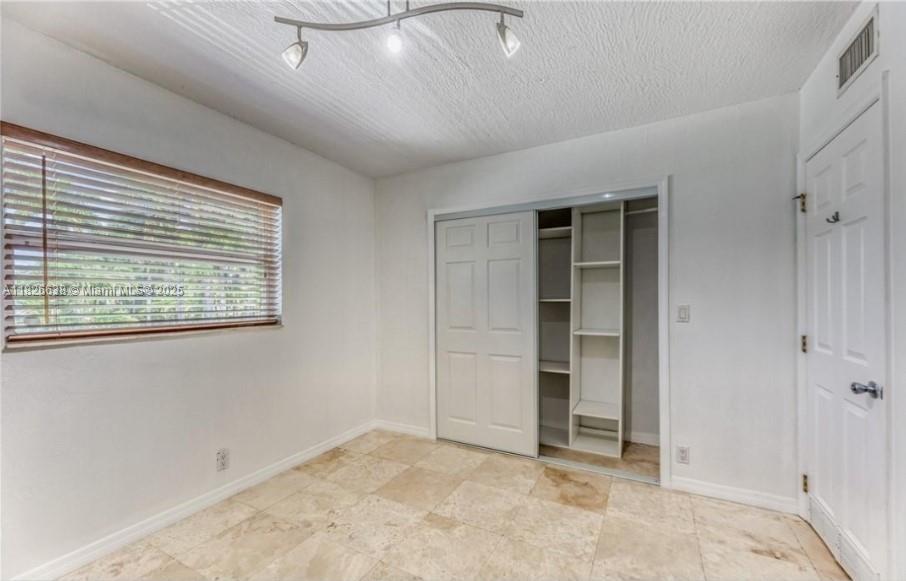 530 NE 15th Ct 6