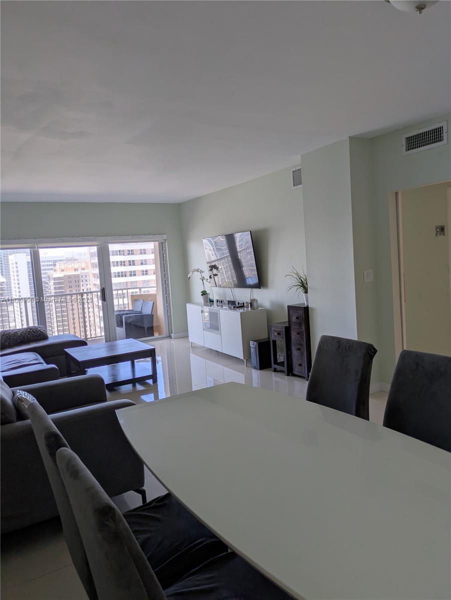 HEMISPHERES CONDO - Residential Lease