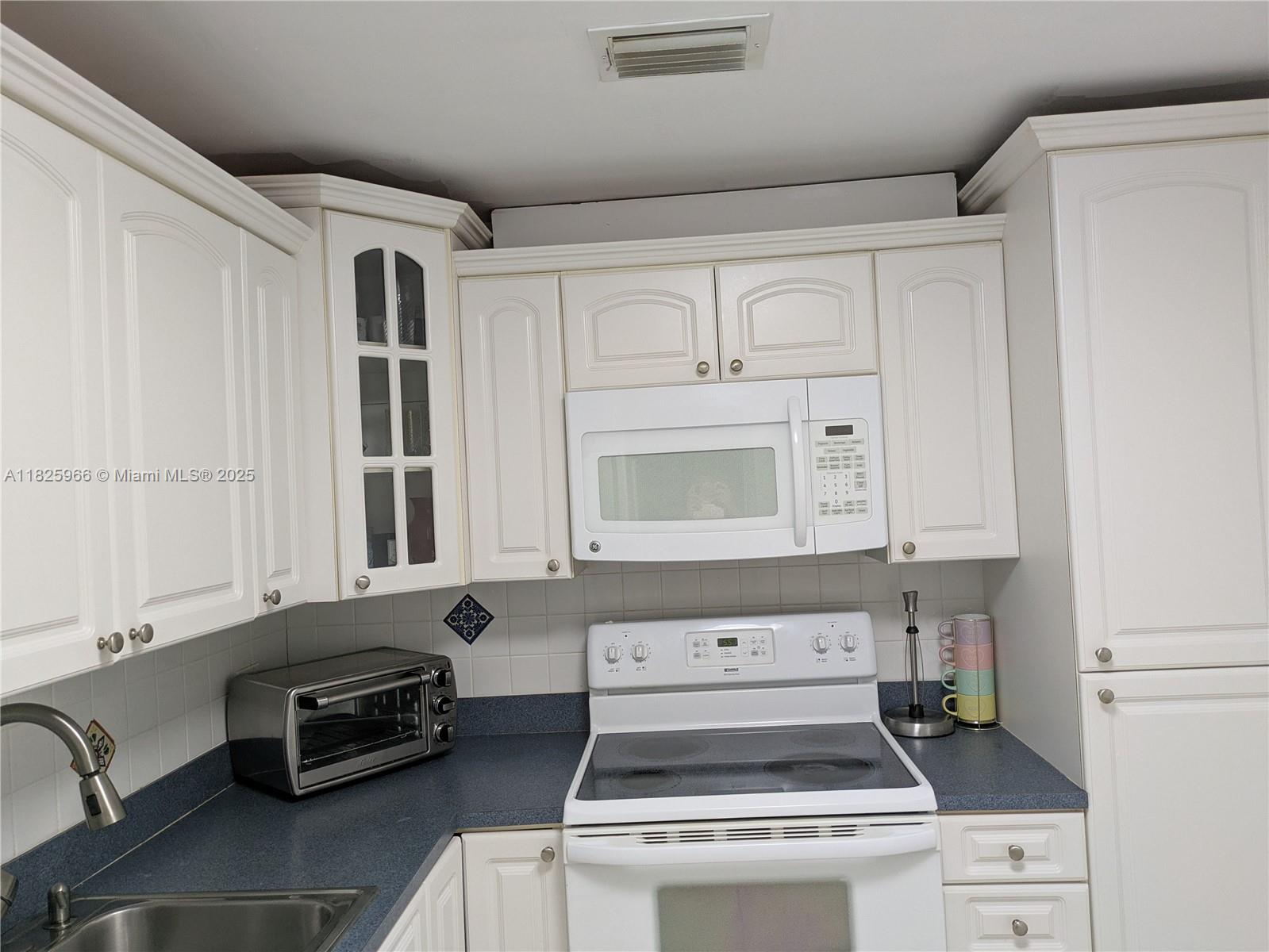 HEMISPHERES CONDO - Residential Lease