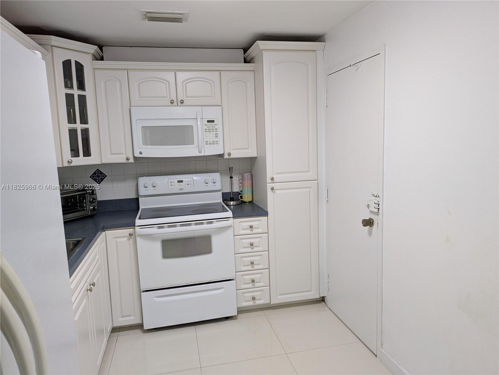 HEMISPHERES CONDO - Residential Lease