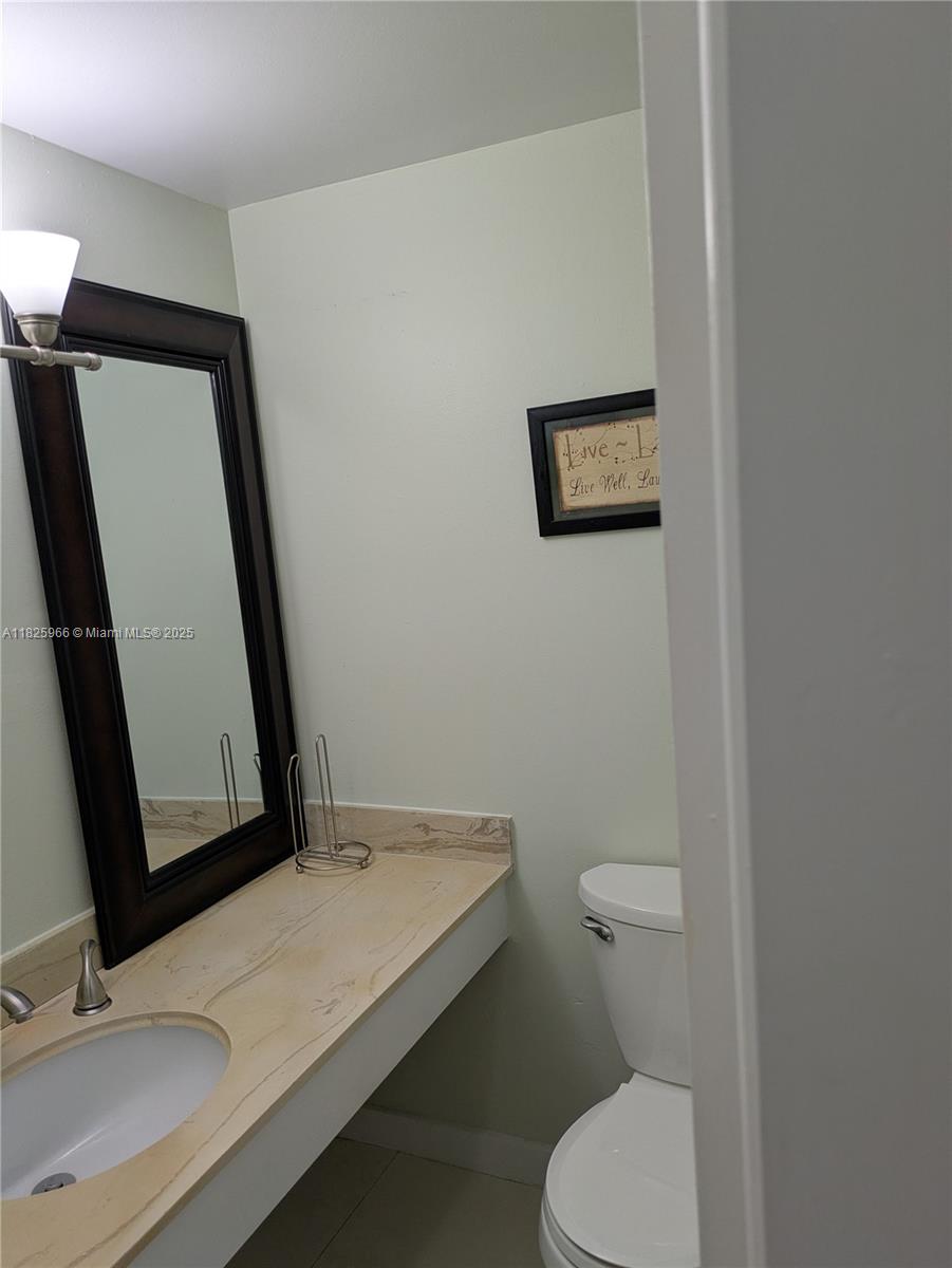 HEMISPHERES CONDO - Residential Lease